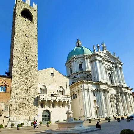 Lägenhet Blue Brescia